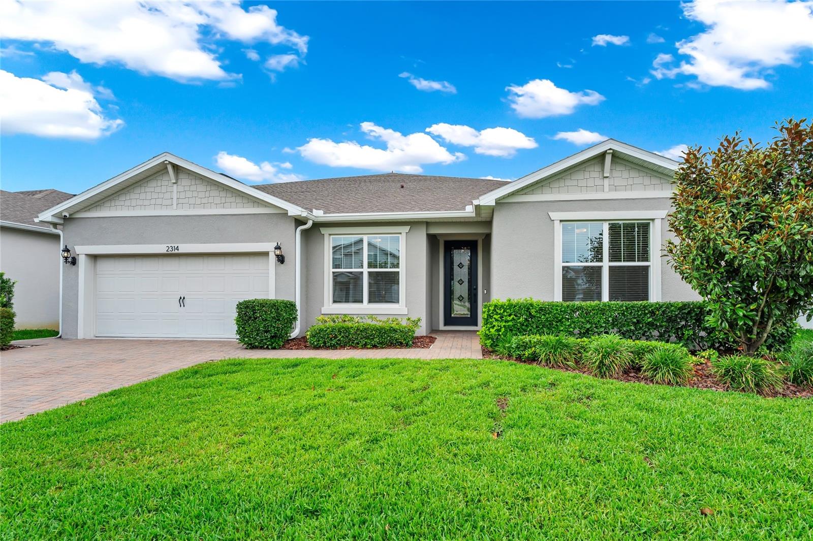 LIVE OAK LAKE PH 1 - Residential