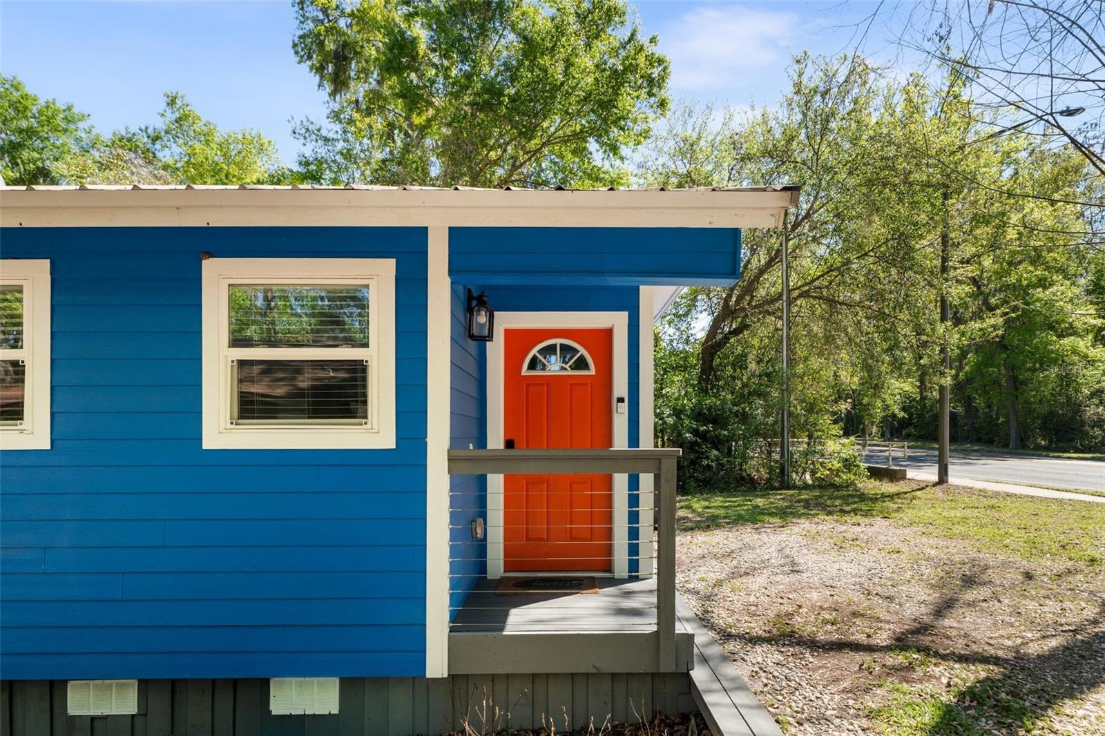 2256 W UNIVERSITY AVENUE