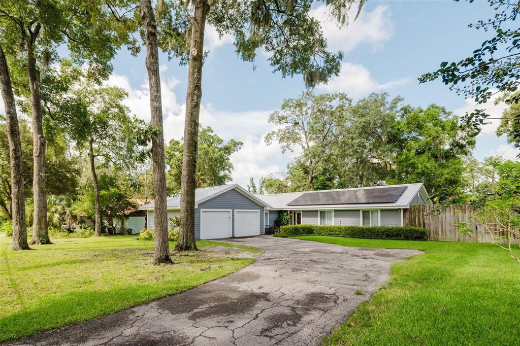 Photo of 410 SE 41st Avenue, Ocala, FL 34471 (MLS # OM707977)