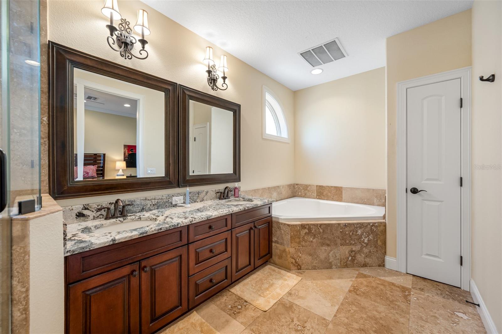 HILLSIDE LANDINGS - Residential