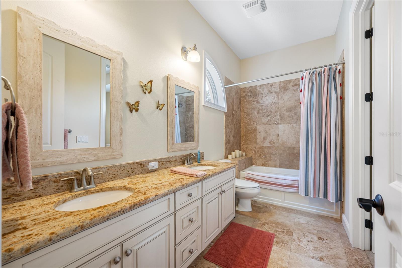 HILLSIDE LANDINGS - Residential