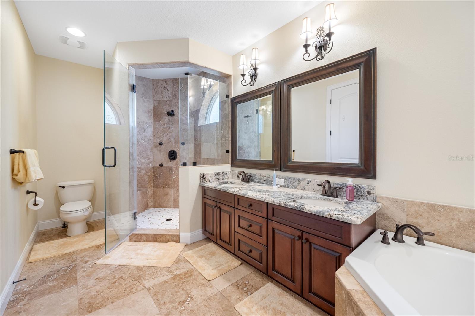 HILLSIDE LANDINGS - Residential