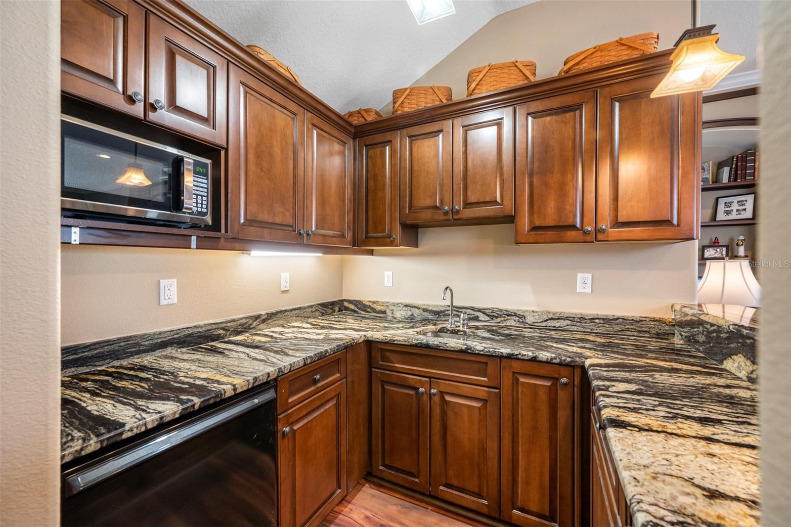 HILLSIDE LANDINGS - Residential