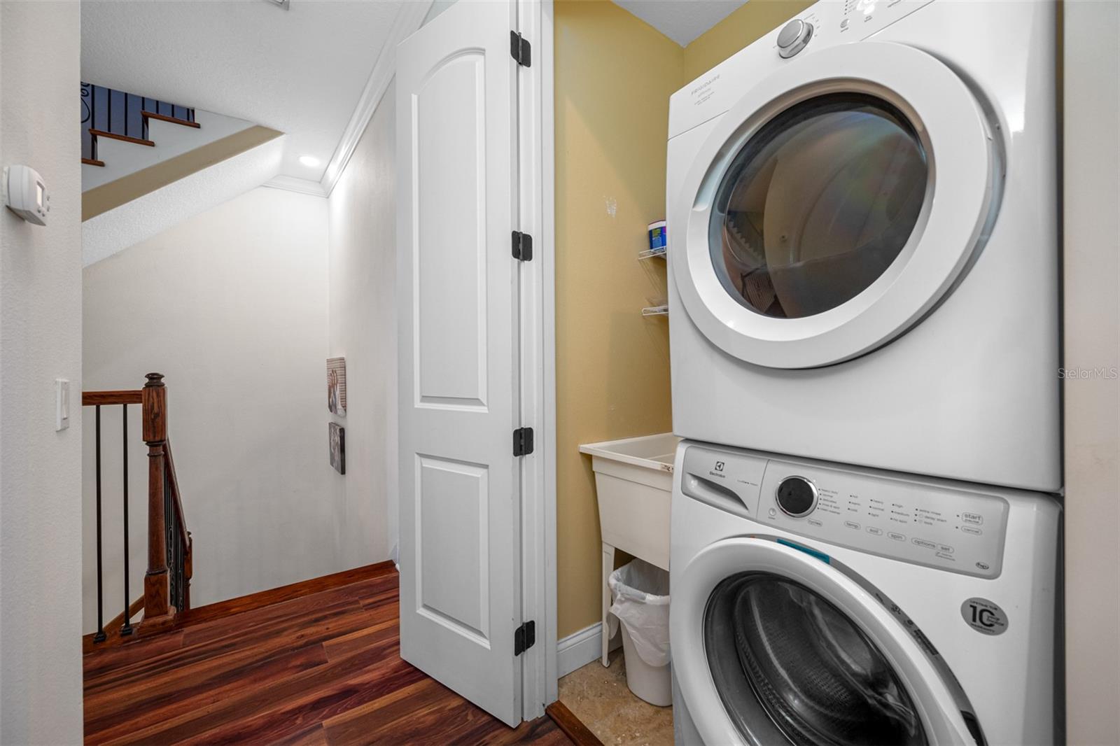 HILLSIDE LANDINGS - Residential