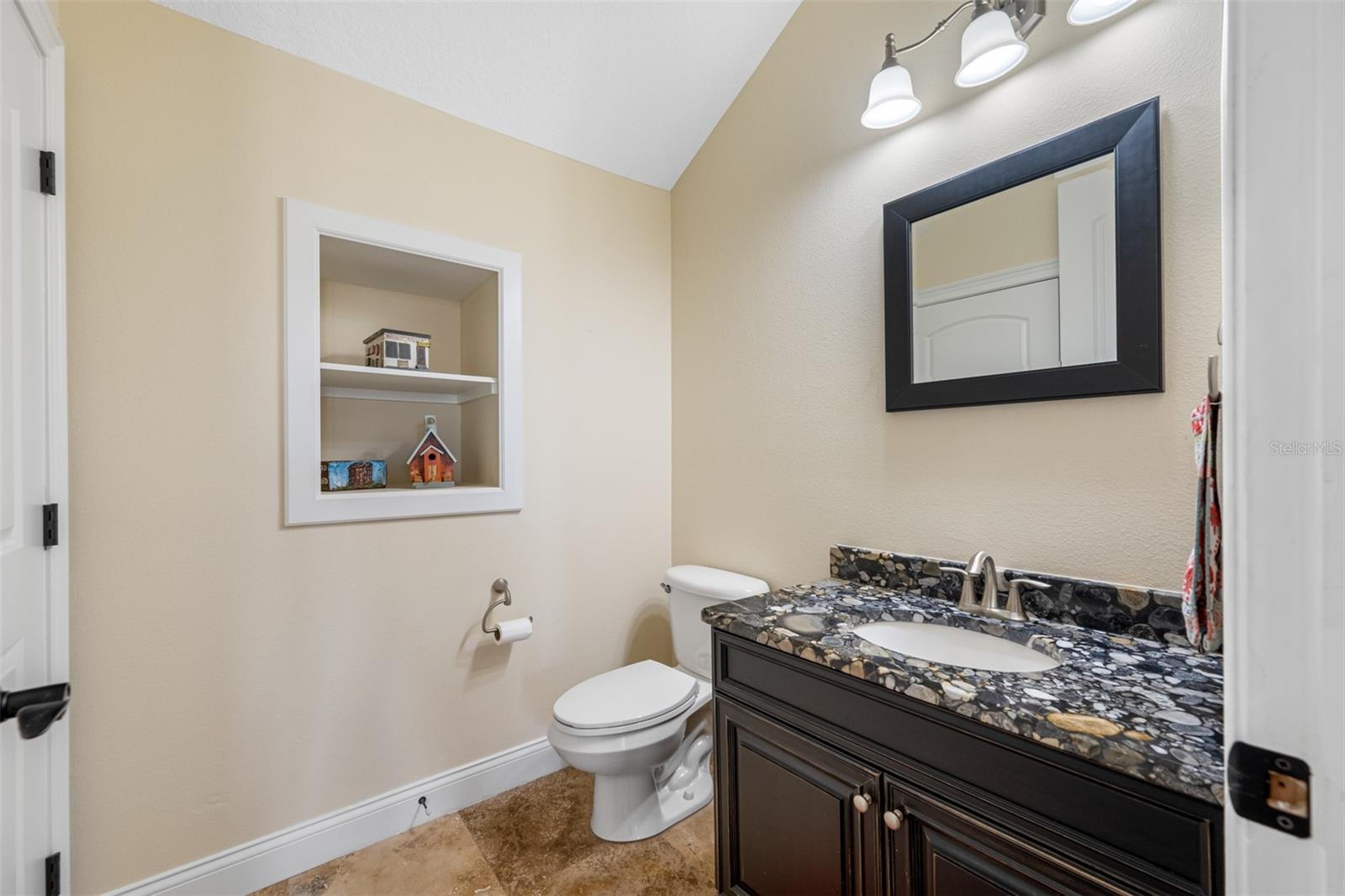 HILLSIDE LANDINGS - Residential