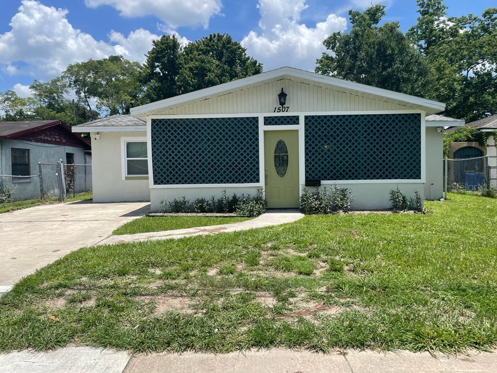 Photo 2 of 17 of 1507 S PARRAMORE AVENUE house