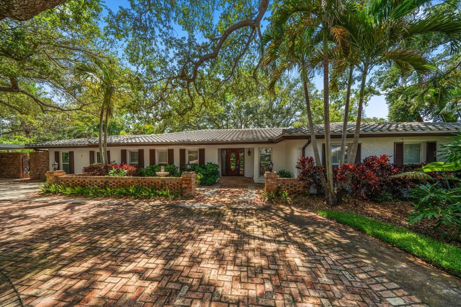BELLEAIR PLACE - Residential