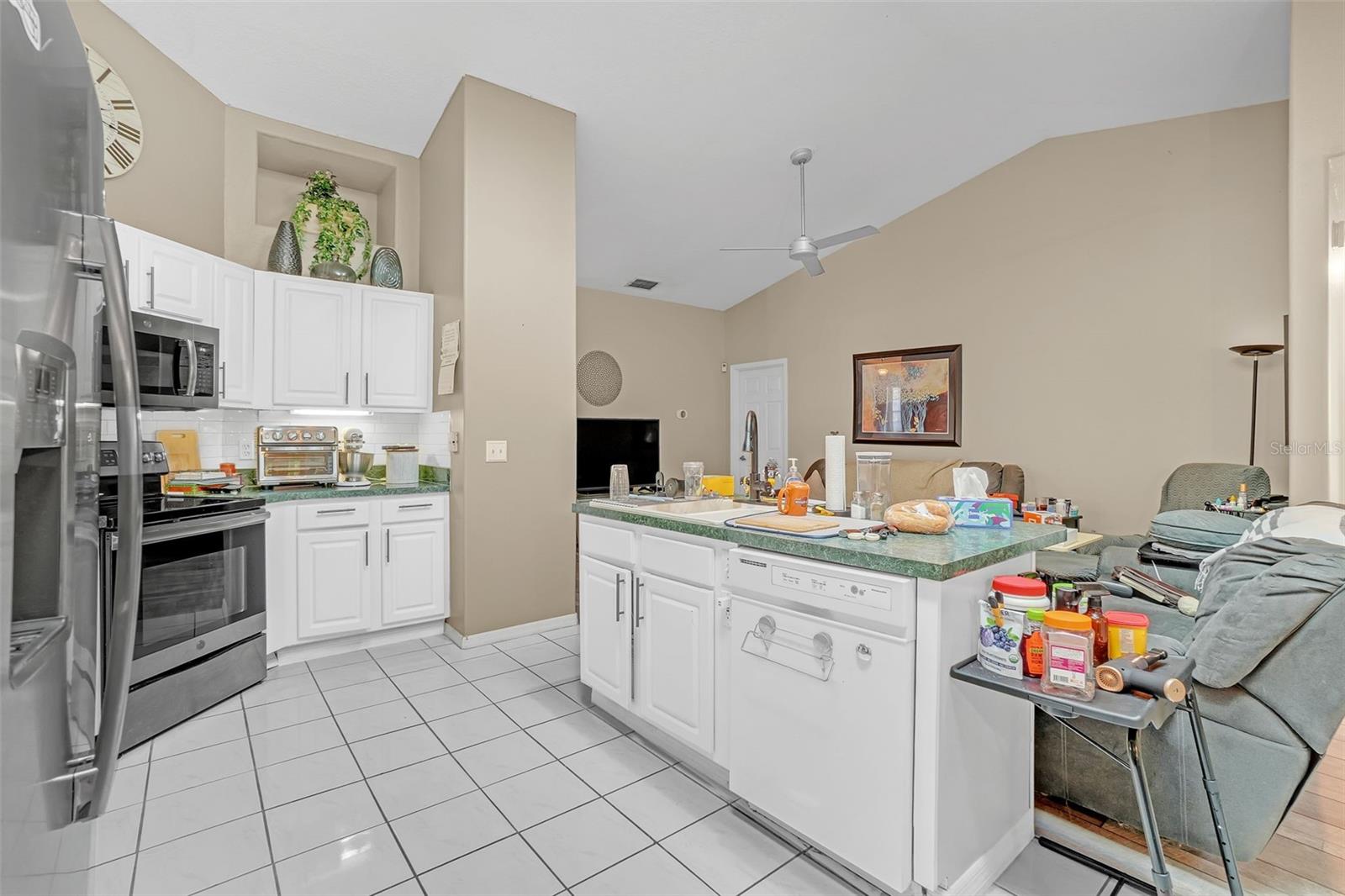 ROSE HILL GROVES - Residential