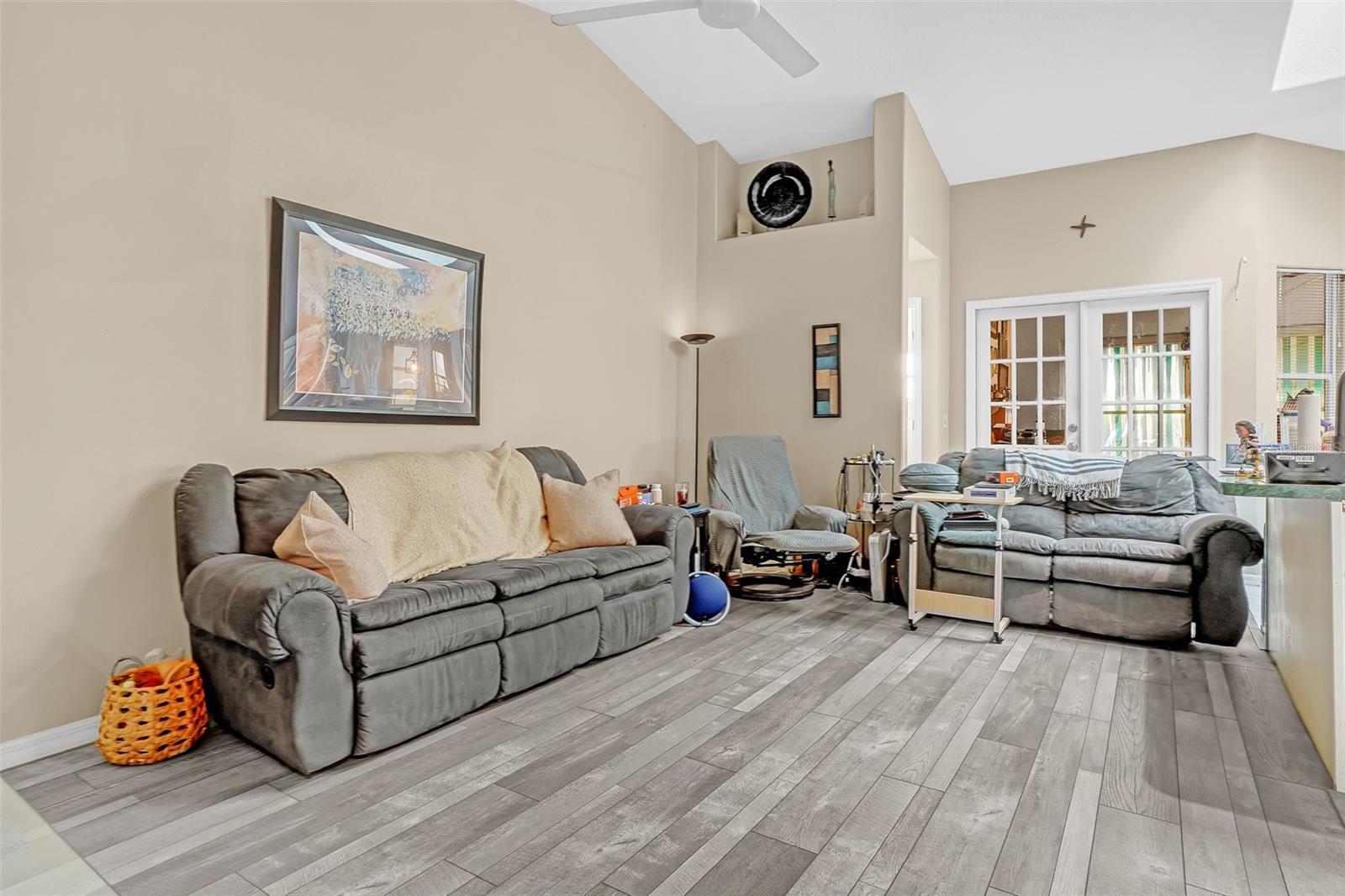 ROSE HILL GROVES - Residential