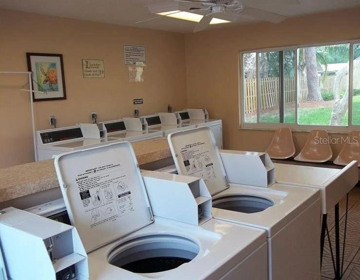 BAYWOOD COLONY GARDEN APTS - Residential Lease