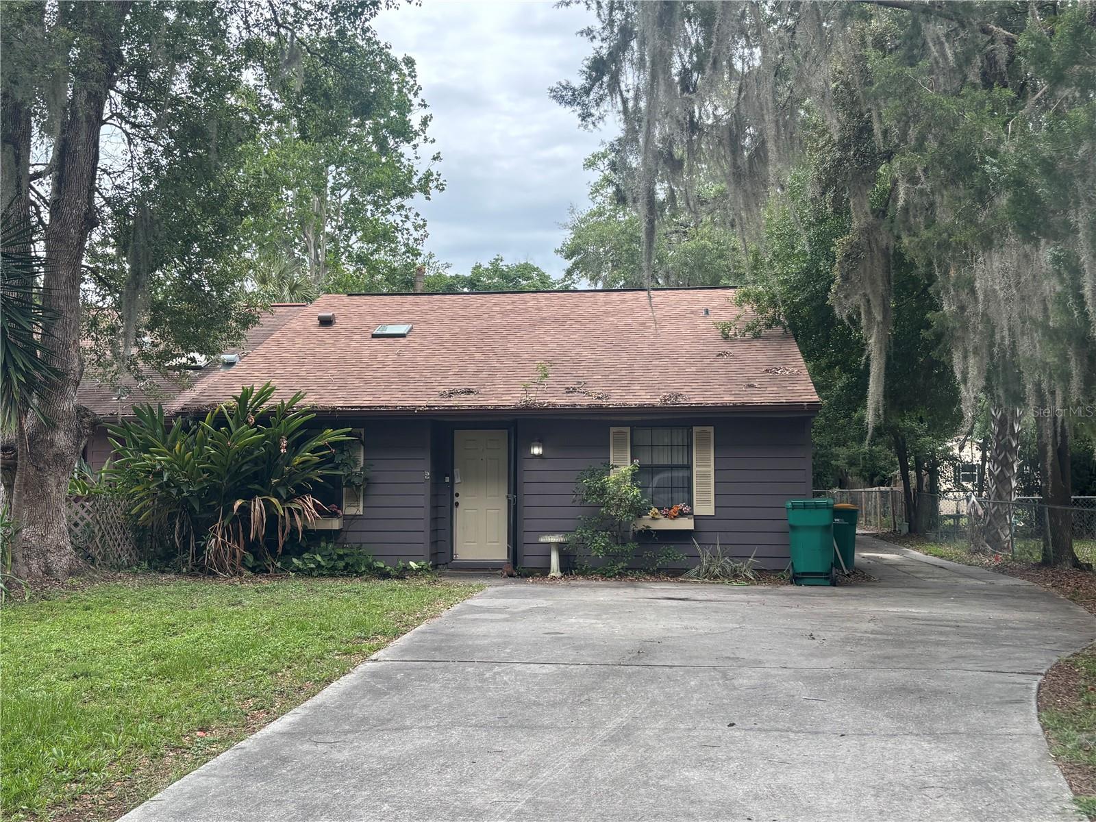 **Welcome to this charming 2-bedroom, 2-bathroom home located in the heart of Inverness, FL. **This home boasts an open living concept that allows a full view of the kitchen, perfect for entertaining or keeping an eye on the stove while relaxing in the living room. The interior features a mix of carpet and tile flooring, ceiling fans, window blinds, and skylights that fill the home with natural light. The high ceilings add to the spacious feel of the home. A cozy fireplace adds a touch of warmth and comfort. The kitchen is equipped with a stove, refrigerator, and dishwasher for your convenience. Step outside to a large backyard and a back screen porch, perfect for enjoying Florida's beautiful weather. The home also includes a driveway for off-street parking. Located near SR 44/main street, you'll have easy access to schools, strip malls, and state parks. This home offers a blend of comfort, convenience, and charm. Don't miss out on this gem in Inverness!
All RPM Diversified residents are enrolled in the Resident Benefits Package (RBP) for $39.95/month which includes renters insurance, credit building to help boost your credit score with timely rent payments, $1M Identity Protection, HVAC air filter delivery (for applicable properties), move-in concierge service making utility connection and home service setup a breeze during your move-in, our best-in-class resident rewards program, and much more! More details upon application.
Non-Smoking Home. Renter's Insurance is required!
First and Security required to Move-In, additional fees required!
Our property offers deposit-free leasing using Obligo billing authorization technology (for qualified renters).
Available with no security deposit with Obligo!
There are restrictions on pets, if pets are allowed, there will be additional fees required.
By applying to lease with Real Property Management Diversified you will have to create either a pet/animal profile or a no-pet profile using our firm’s third-party screening service.