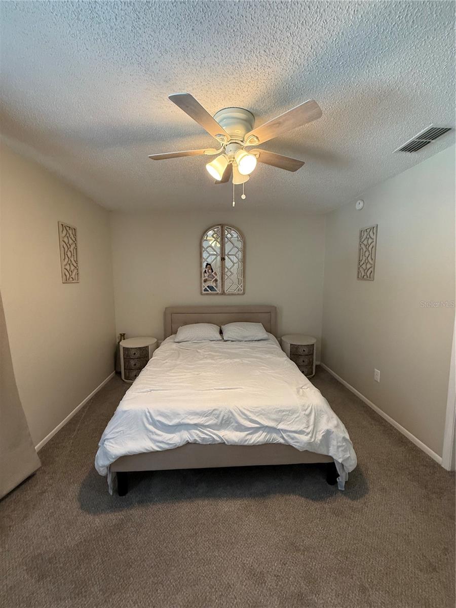 CARROLLWOOD OAKS - Residential Lease