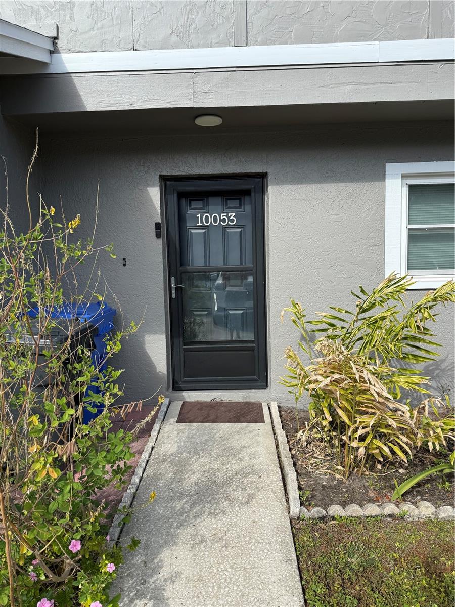 CARROLLWOOD OAKS - Residential Lease