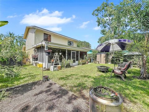 A home in LAKELAND