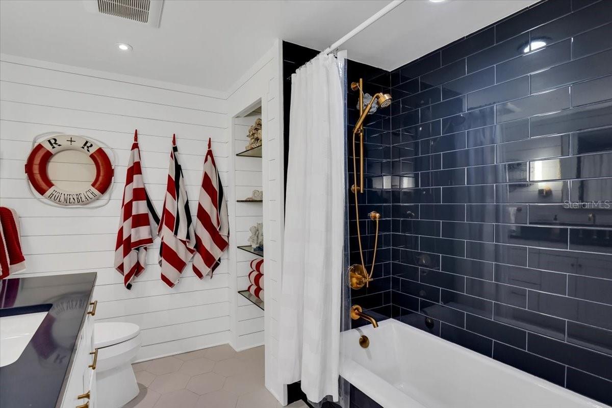 KEY ROYALE 7TH ADD - Residential