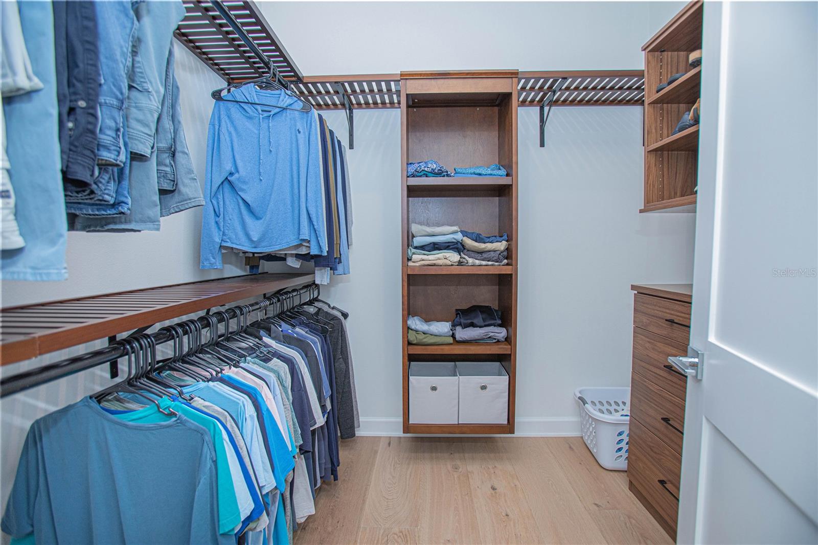 WINSTON ESTATES - Residential