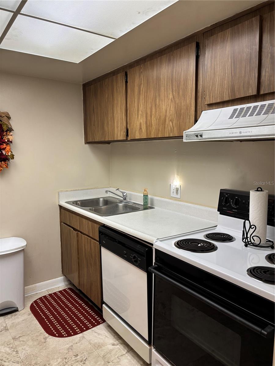 WESTWOOD VILLAS CONDO - Residential