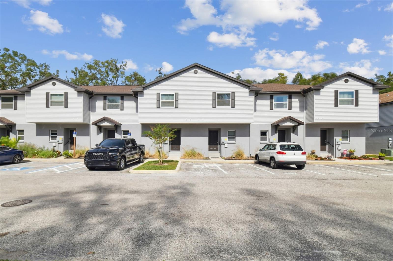 MANHATTAN-HUMPHREY TWNHMS U - Residential Lease