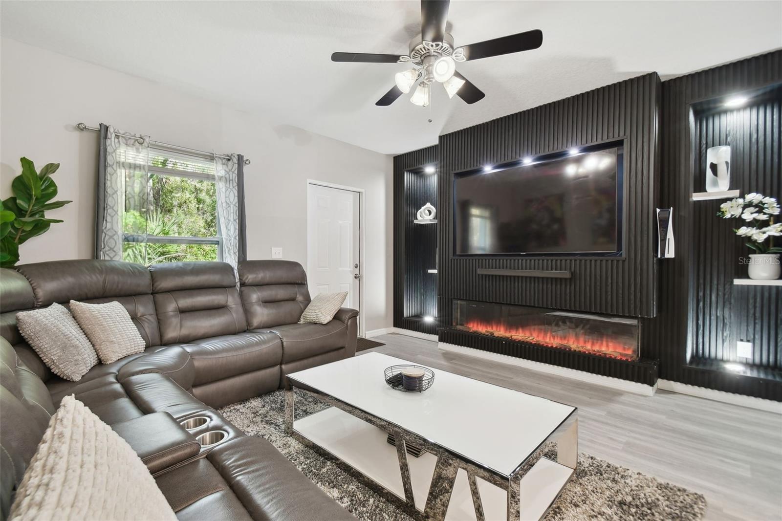 MANHATTAN-HUMPHREY TWNHMS U - Residential Lease