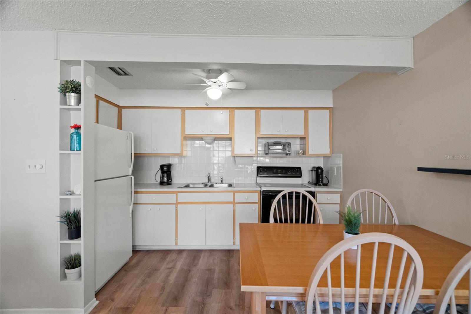 TAHITIAN GARDENS CONDO - Residential