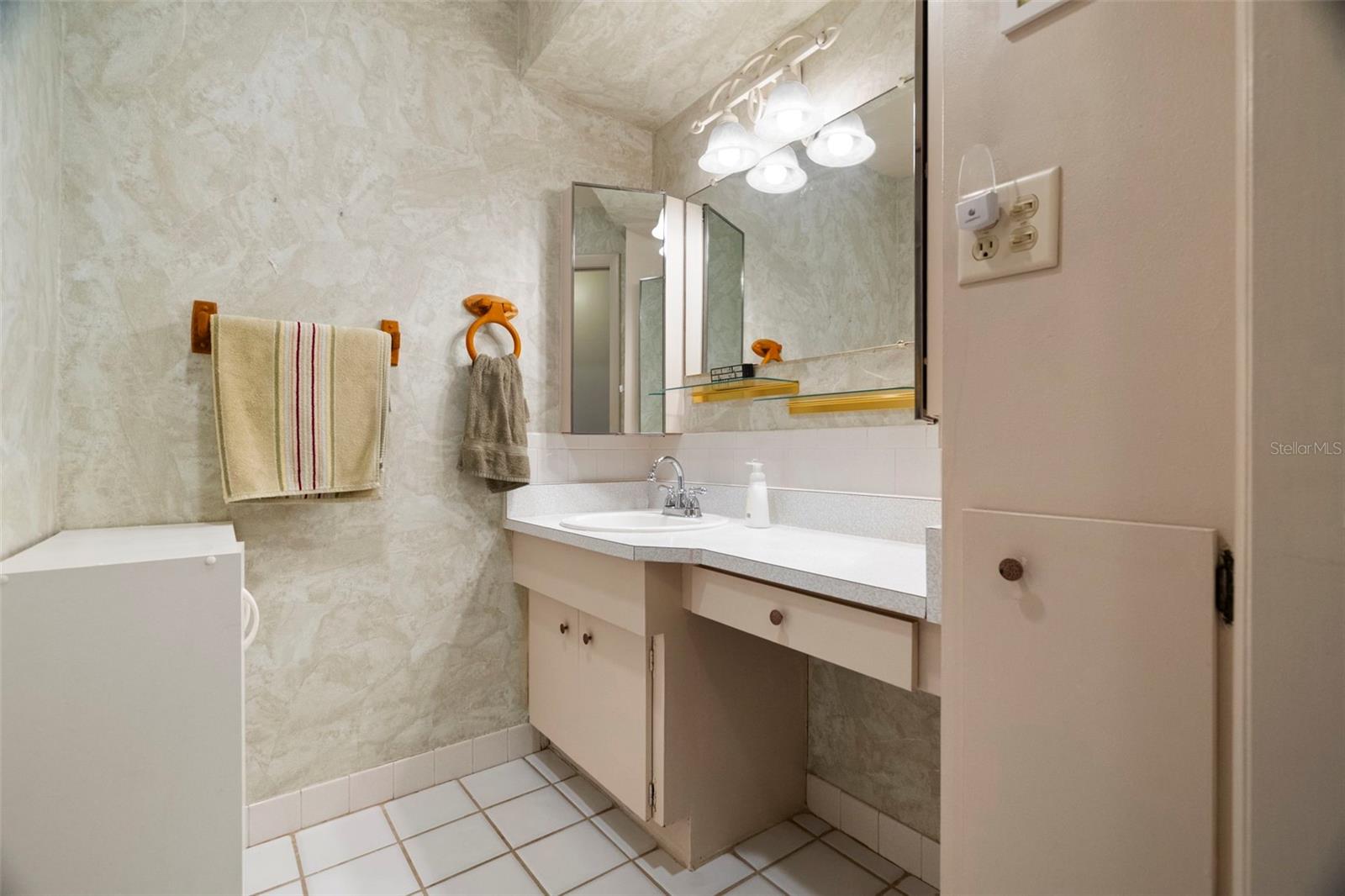 TAHITIAN GARDENS CONDO - Residential