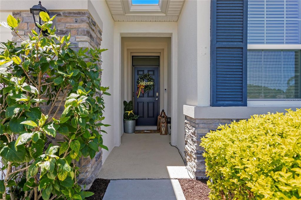 Photo of 1044 Manzanar Place, Wesley Chapel, FL 33543 (MLS # TB8367195)