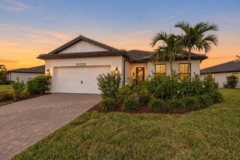 Photo of 16226 Hidden Oak Loop, Lakewood Ranch, FL 34211 (MLS # A4710743)