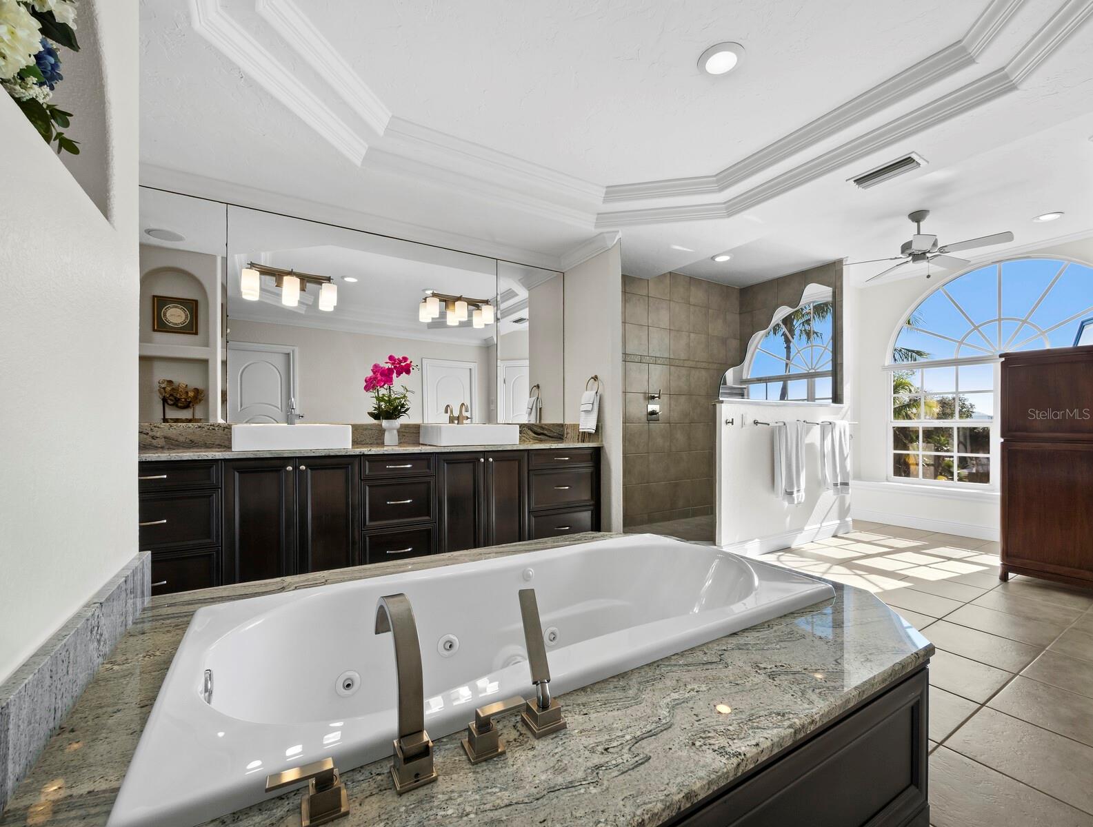 LONGBEACH ON LONGBOAT KEY - Residential