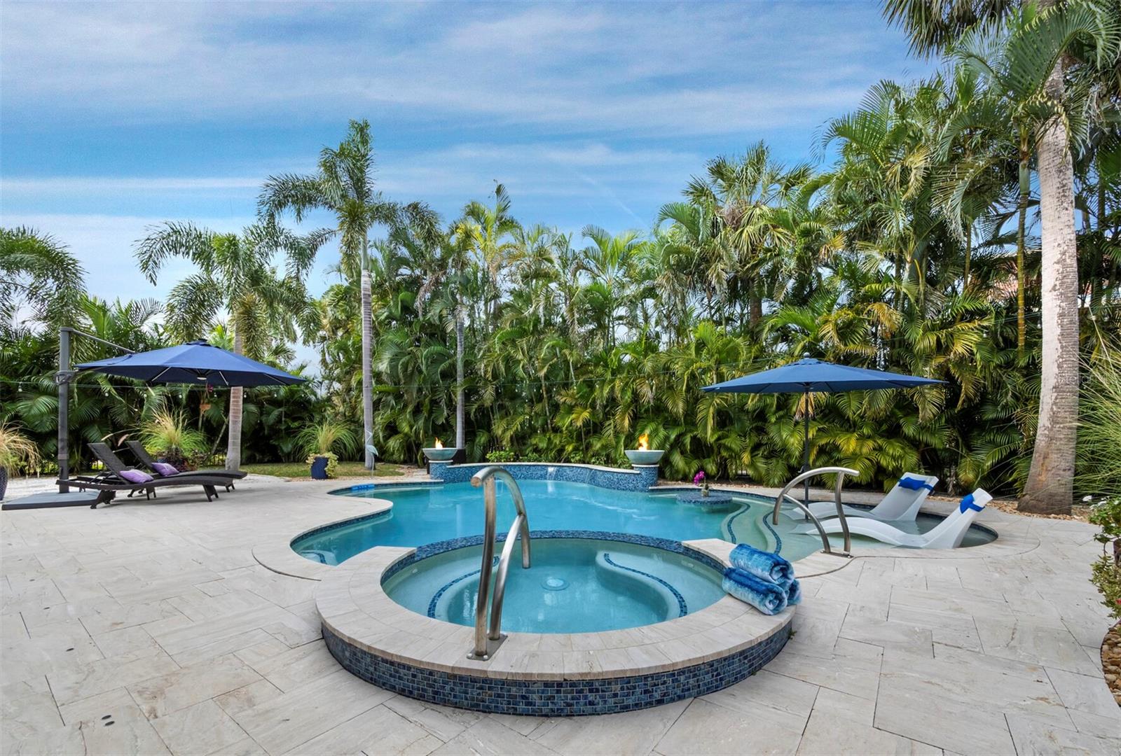 LONGBEACH ON LONGBOAT KEY - Residential