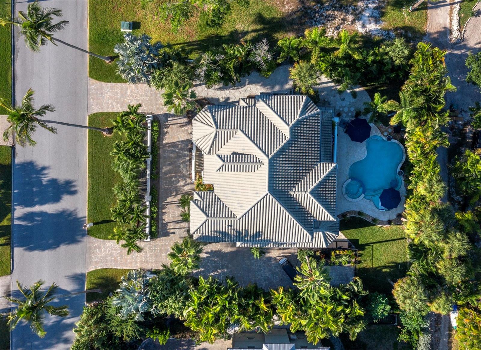LONGBEACH ON LONGBOAT KEY - Residential