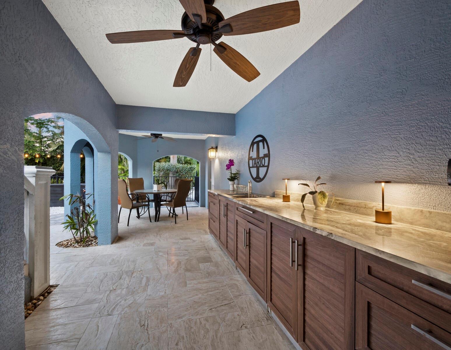 LONGBEACH ON LONGBOAT KEY - Residential
