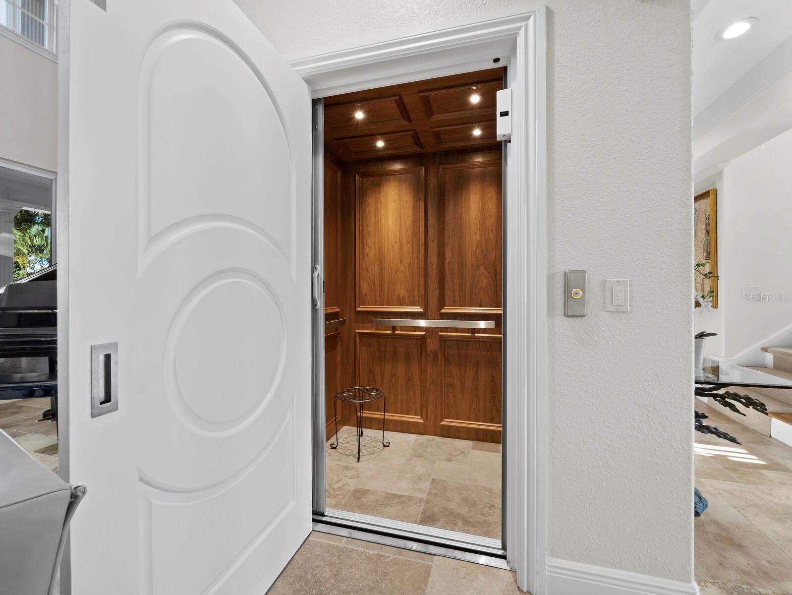 LONGBEACH ON LONGBOAT KEY - Residential