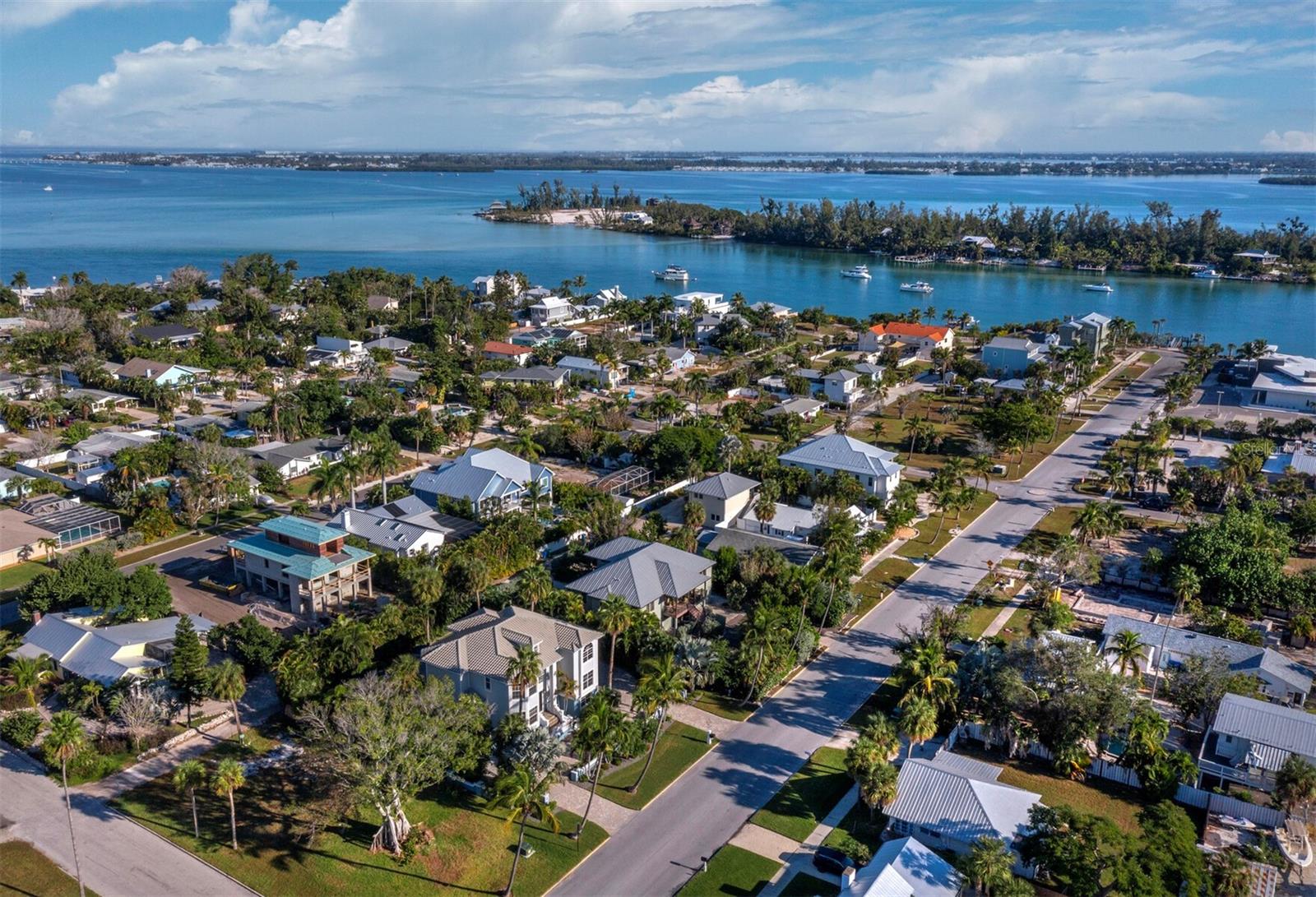 LONGBEACH ON LONGBOAT KEY - Residential