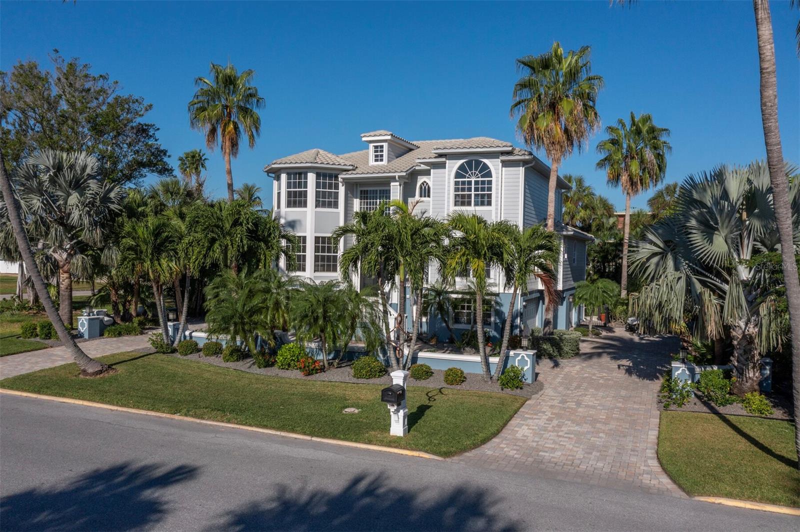 LONGBEACH ON LONGBOAT KEY - Residential