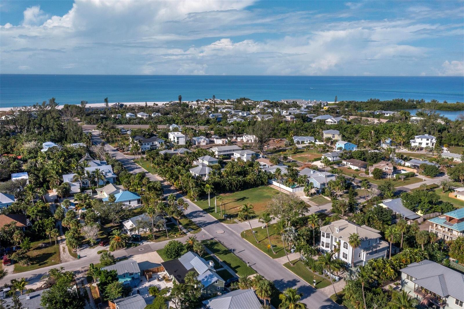 LONGBEACH ON LONGBOAT KEY - Residential