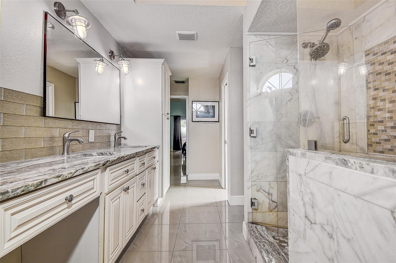 VILLAGE VAN GOGH - Residential