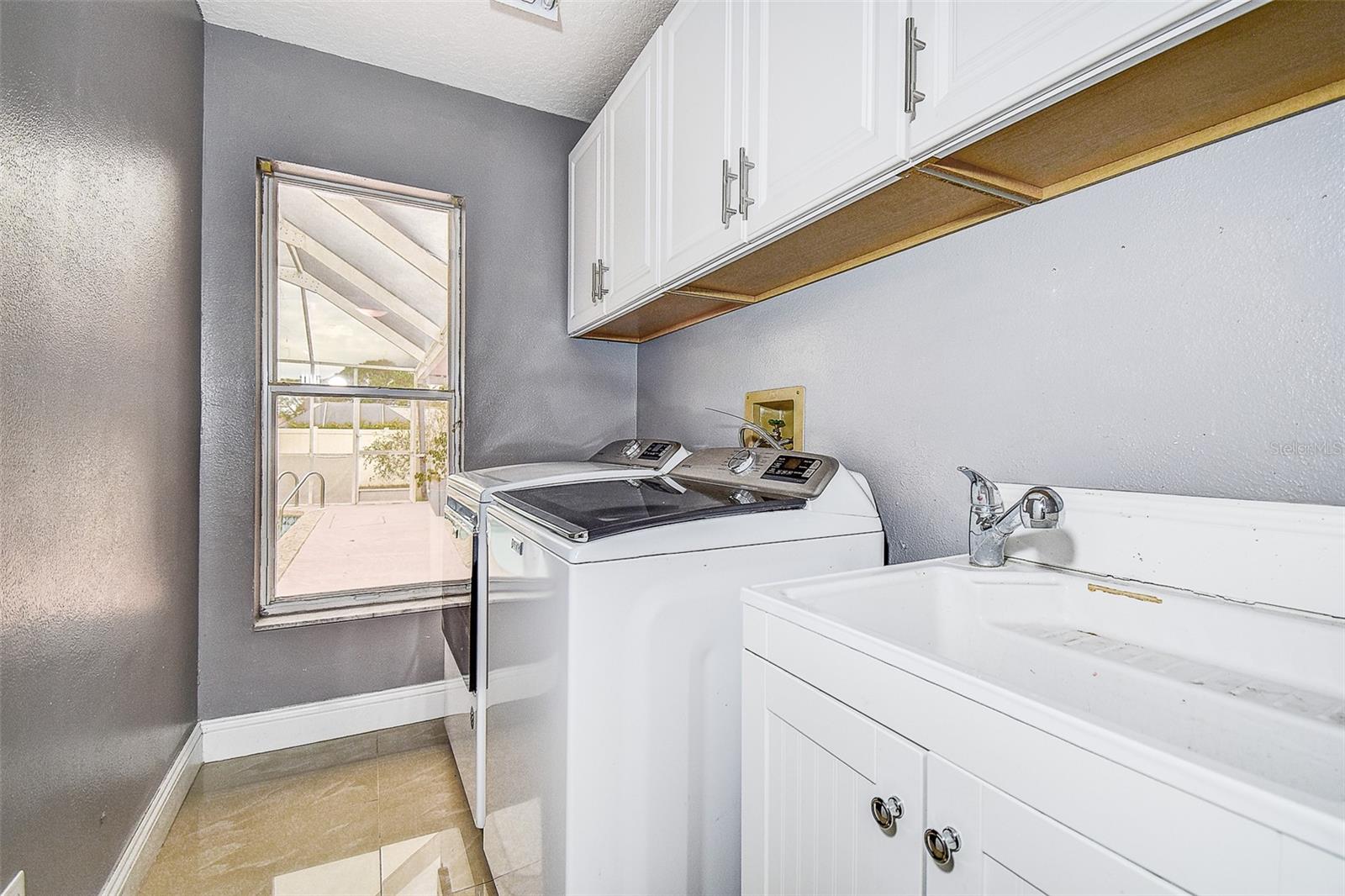 VILLAGE VAN GOGH - Residential