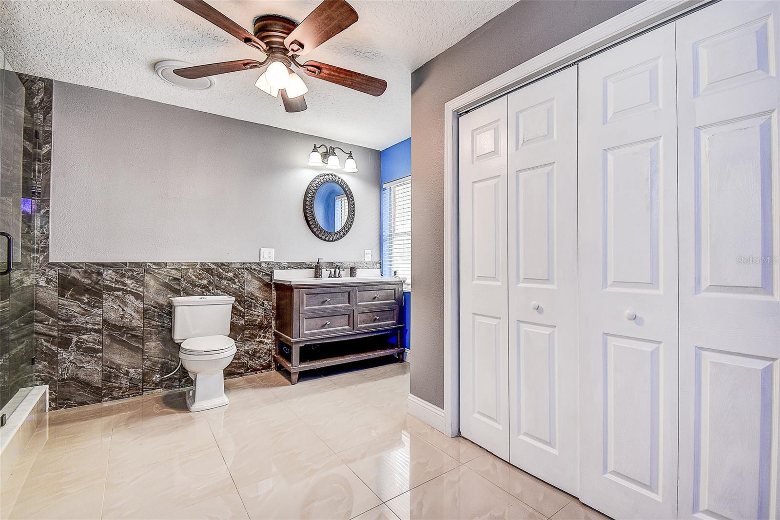 VILLAGE VAN GOGH - Residential