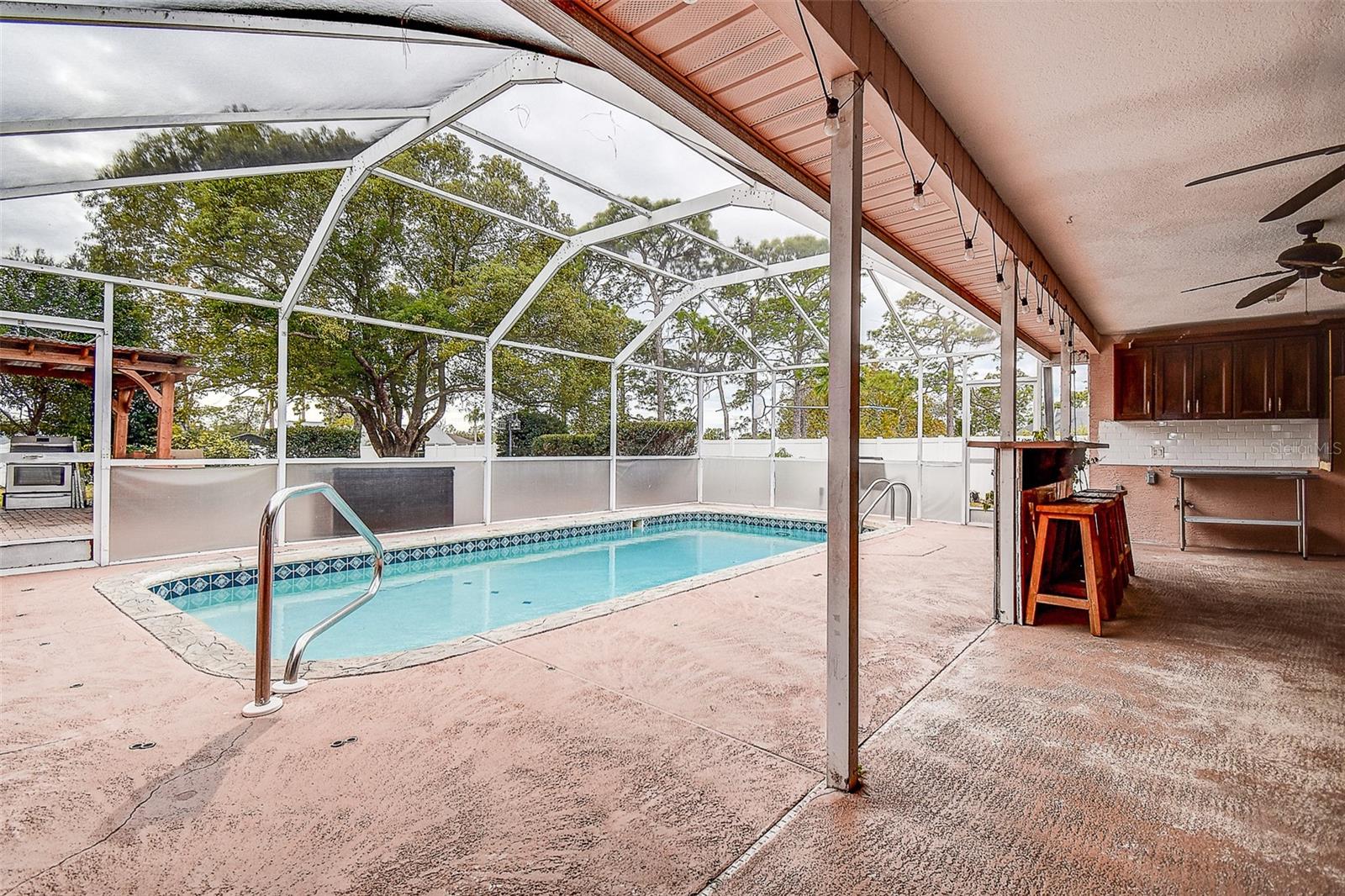 VILLAGE VAN GOGH - Residential