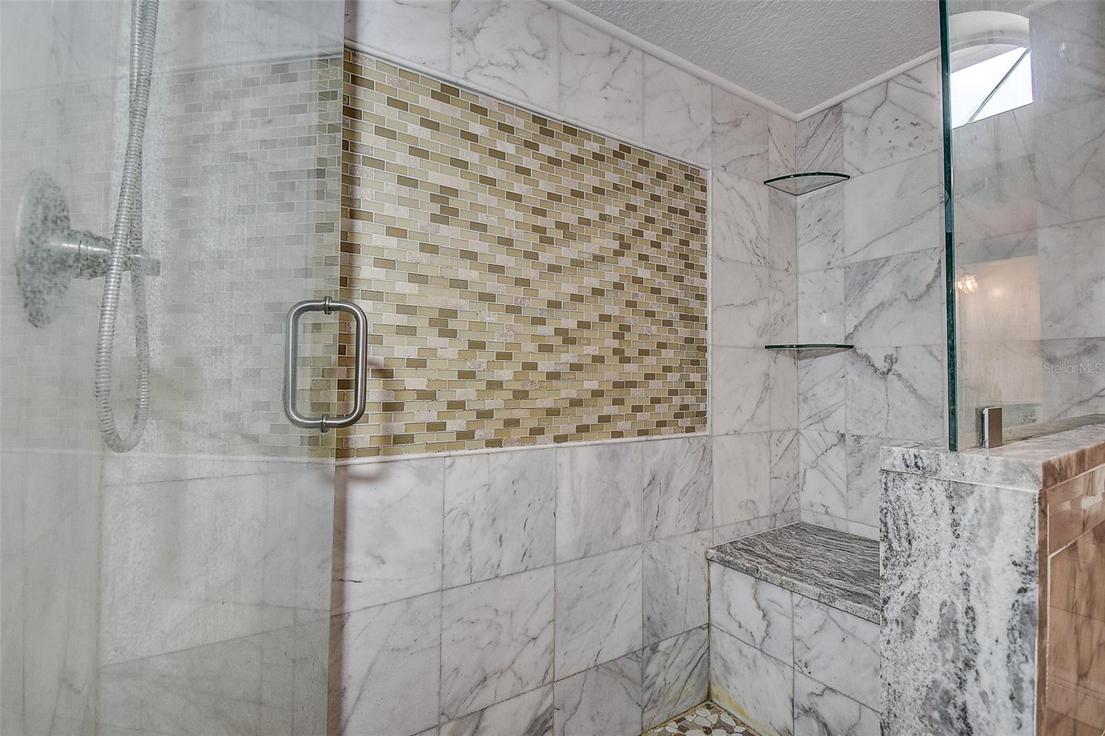 VILLAGE VAN GOGH - Residential