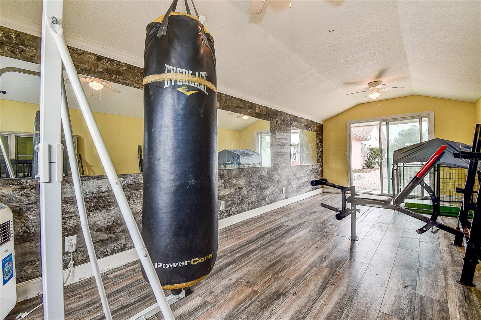 VILLAGE VAN GOGH - Residential