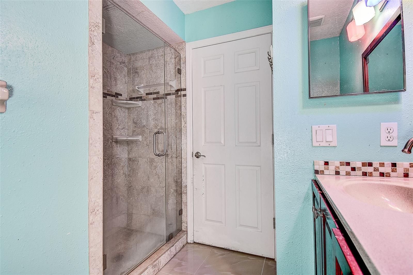 VILLAGE VAN GOGH - Residential