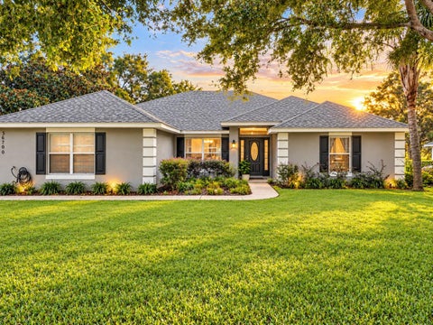 Photo of 36700 Oconee Avenue, Eustis, FL 32736 (MLS # G5119364)