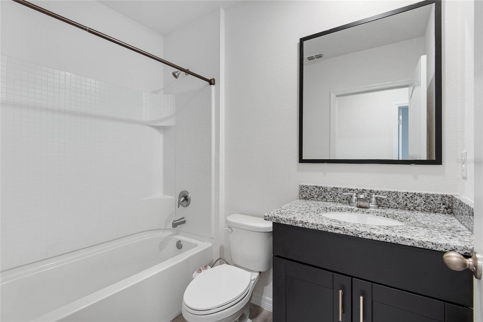 BELLA OAKS - Residential