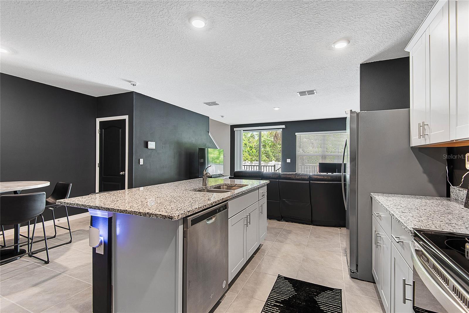 BELLA OAKS - Residential