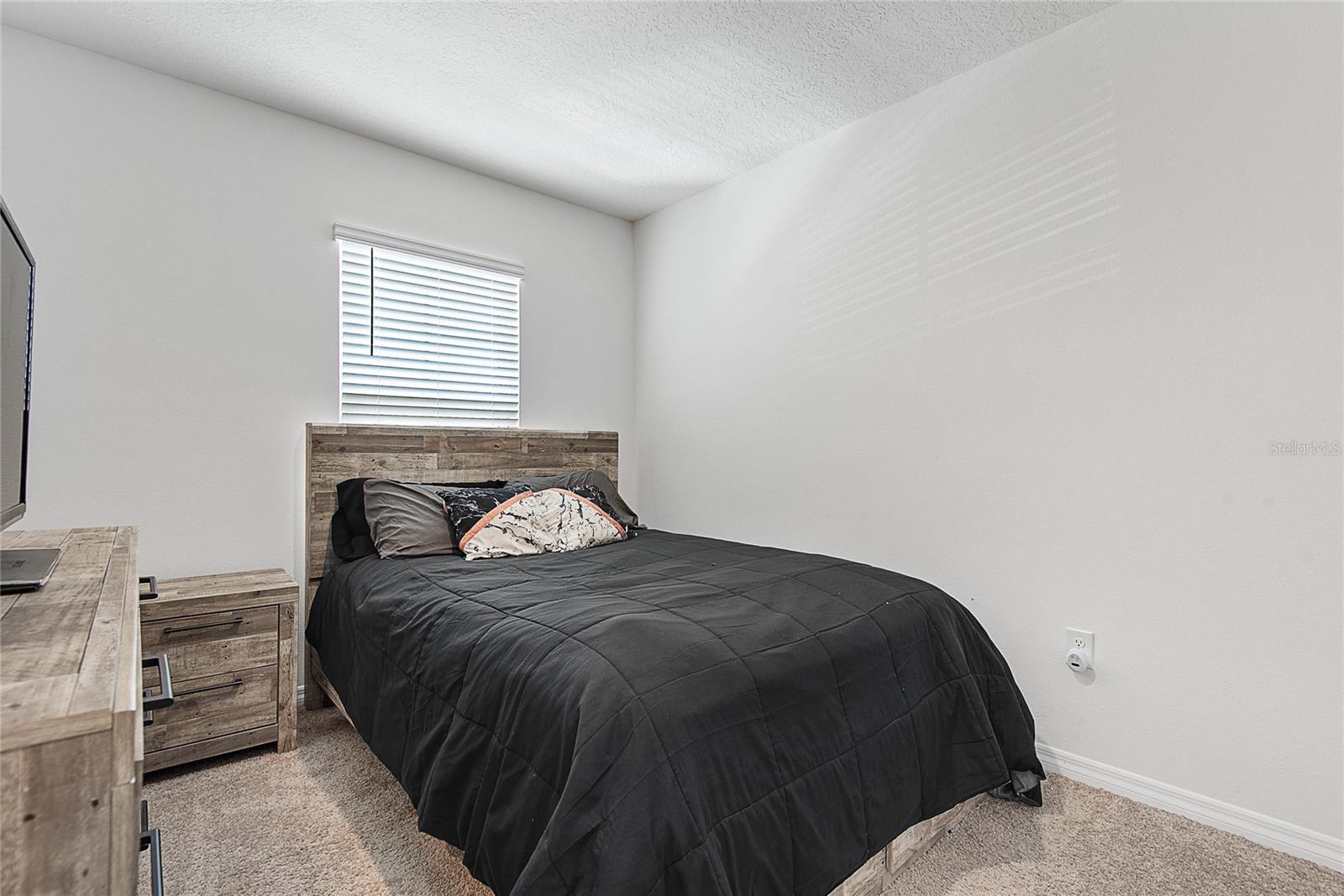 BELLA OAKS - Residential