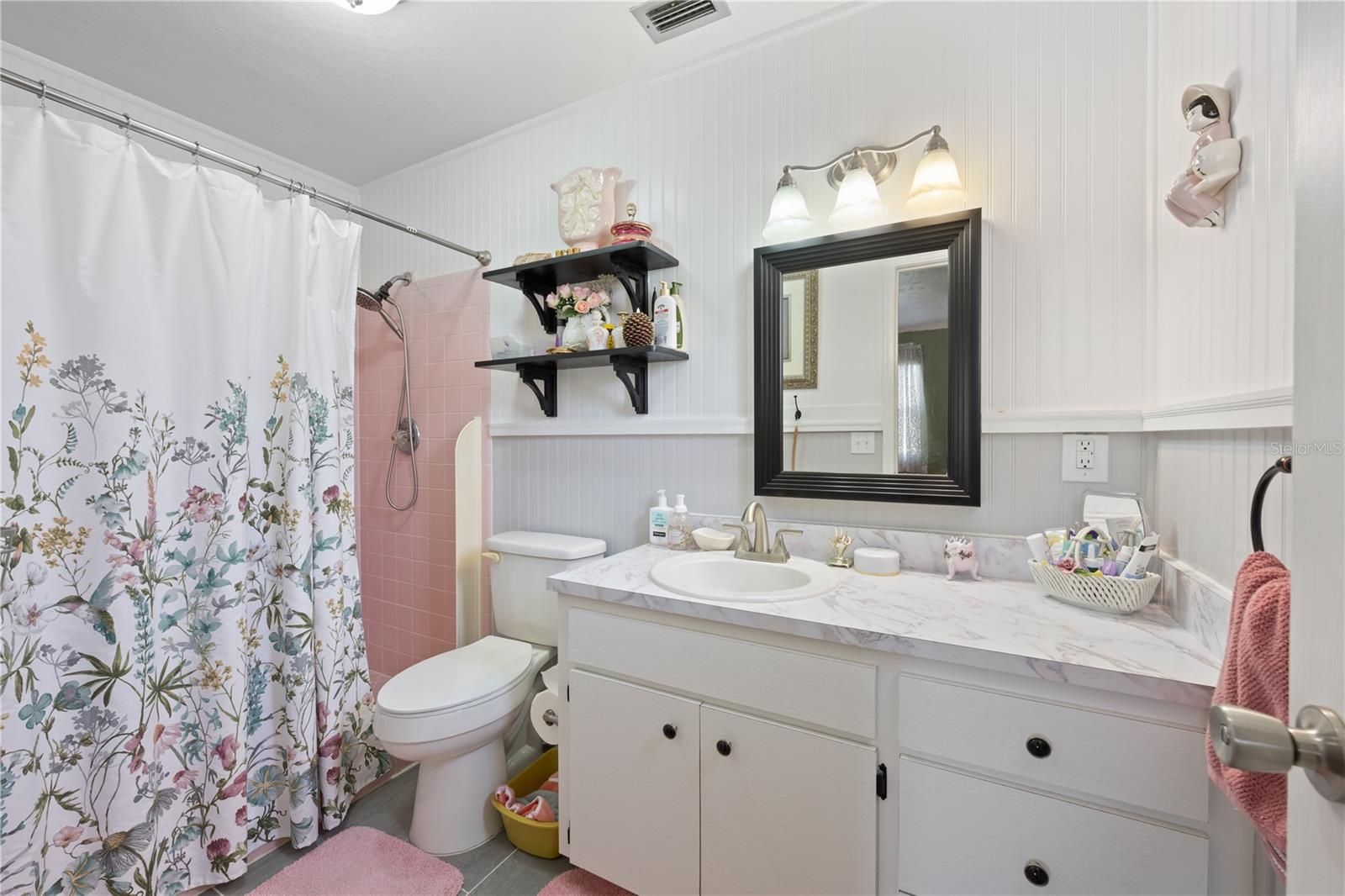 LAKEVIEW ESTATES - Residential