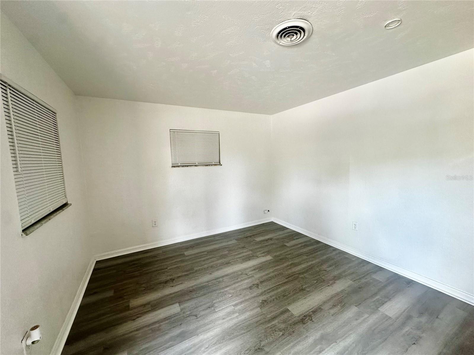 CLEARVIEW HEIGHTS 1ST ADD - Residential Lease