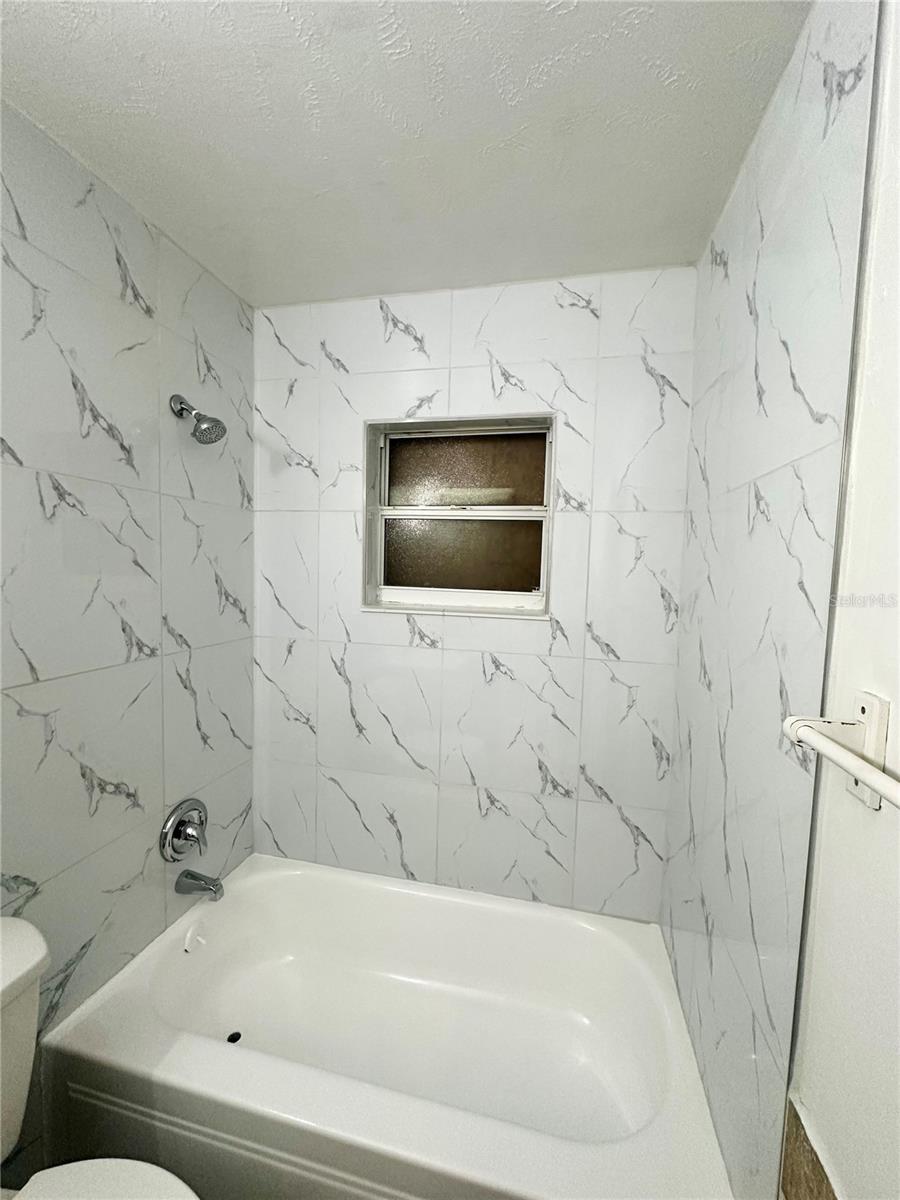 CLEARVIEW HEIGHTS 1ST ADD - Residential Lease