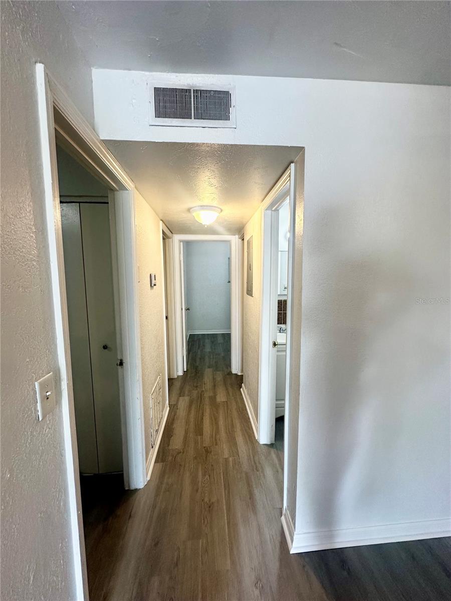 CLEARVIEW HEIGHTS 1ST ADD - Residential Lease